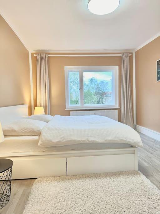 2 Zimmer Apartment Mit Parkplatz Berlin Luaran gambar