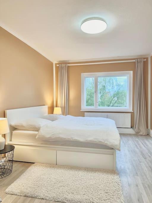 2 Zimmer Apartment Mit Parkplatz Berlin Luaran gambar