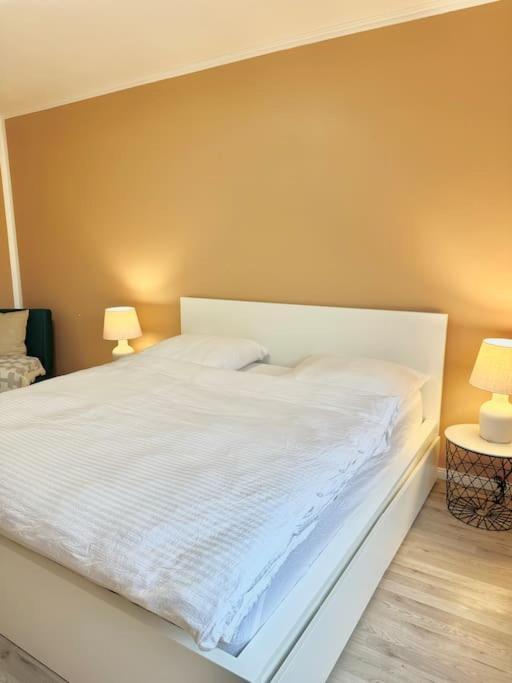2 Zimmer Apartment Mit Parkplatz Berlin Luaran gambar